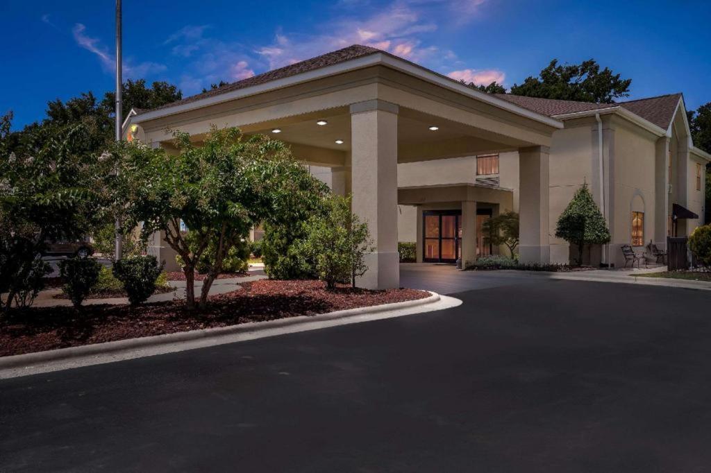 Comfort Inn Clinton Екстер'єр фото